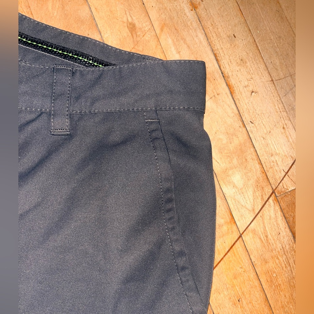 Izod Golf Performance FlatFront Short -Smoked Grey 
Size 34 -Sweat Wicking -EUC - Picture 4 of 7
